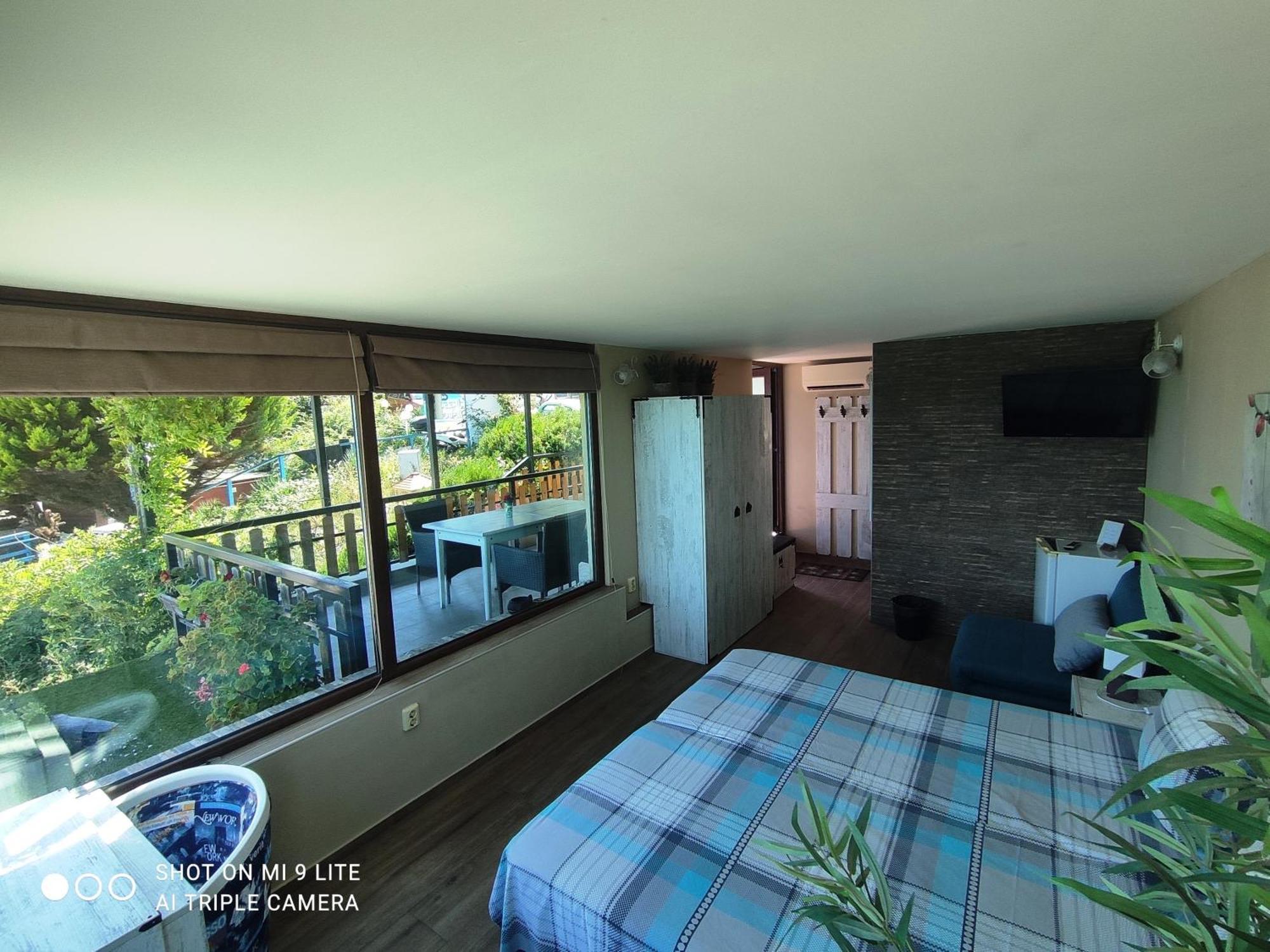 Hemingway Rooms In Happy Beach Varna Exteriér fotografie